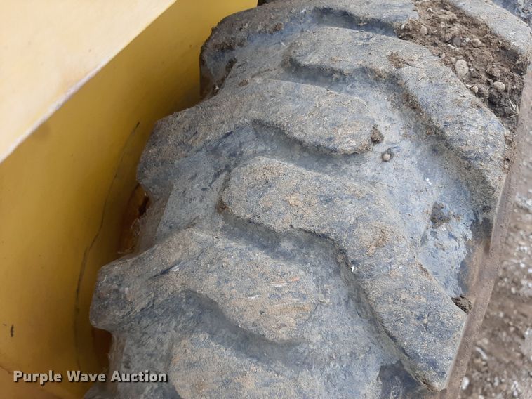 image for item KD9077 1998 Gehl SL4625  skid steer loader