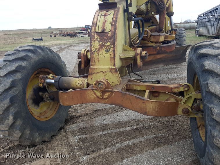 image for item KD9078 1961 Huber 10D  rigid frame motor grader