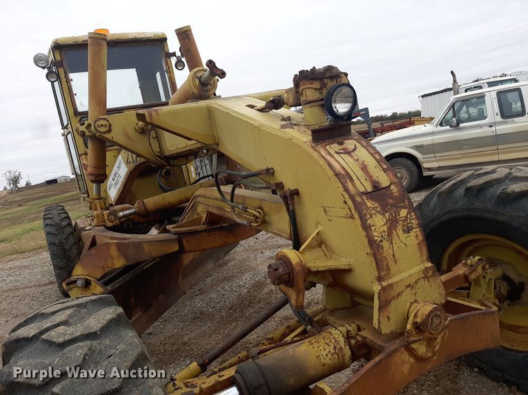 image for item KD9078 1961 Huber 10D  rigid frame motor grader