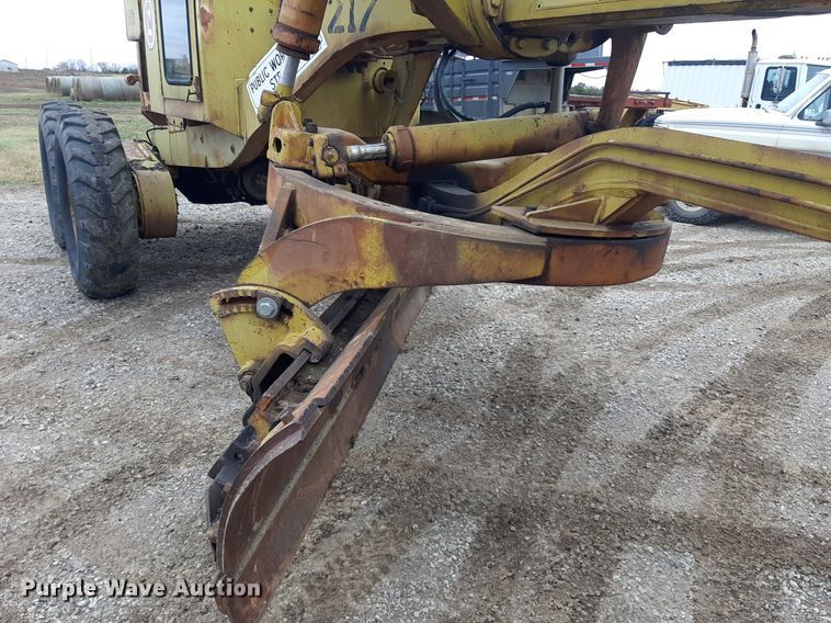 image for item KD9078 1961 Huber 10D  rigid frame motor grader