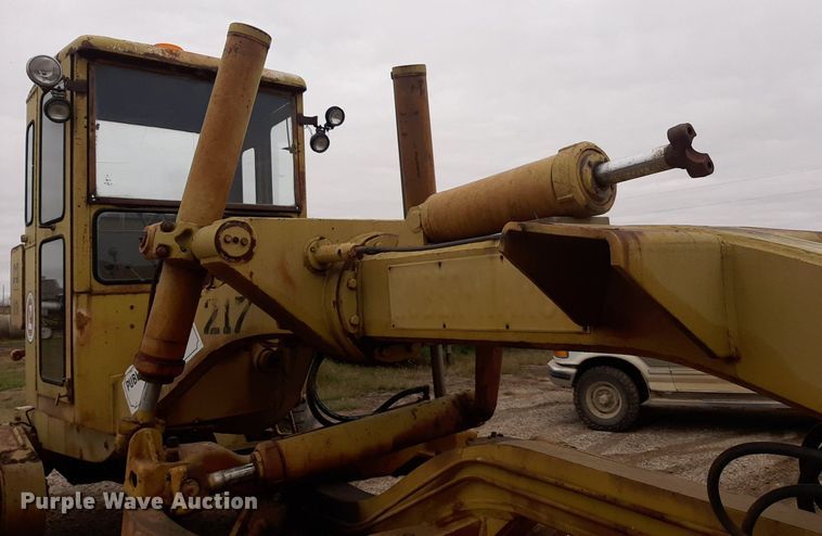 image for item KD9078 1961 Huber 10D  rigid frame motor grader