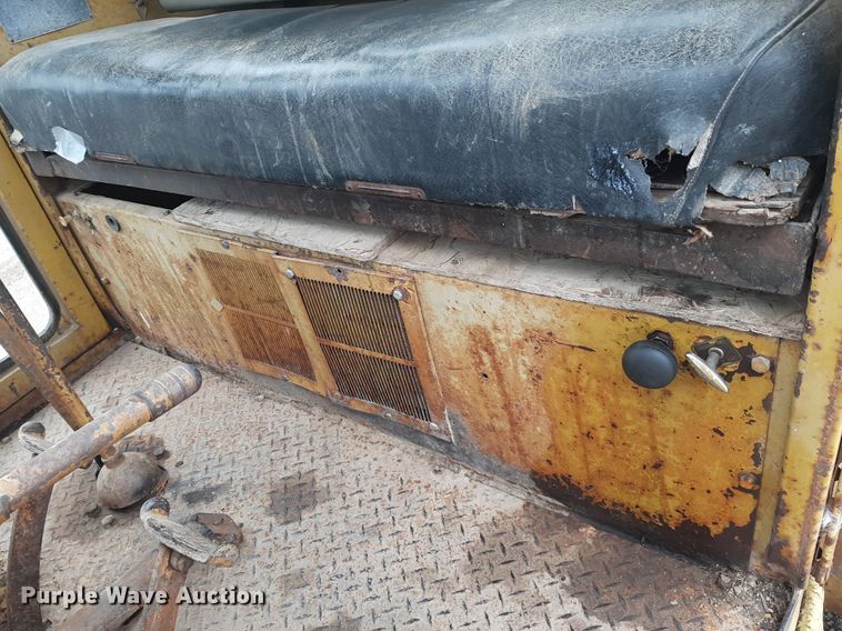 image for item KD9078 1961 Huber 10D  rigid frame motor grader