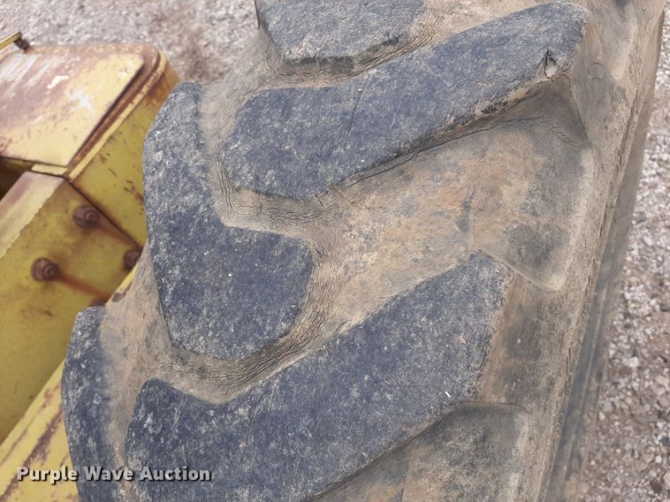 image for item KD9078 1961 Huber 10D  rigid frame motor grader