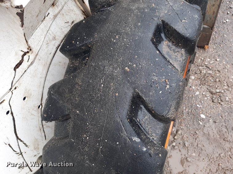 image for item KD9081 2013 Bobcat S590  skid steer loader