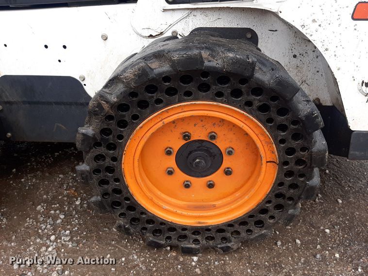 image for item KD9081 2013 Bobcat S590  skid steer loader