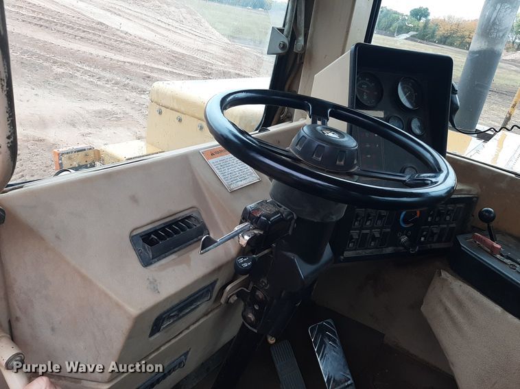 image for item KD9087 1996 Caterpillar 623F  elevating scraper