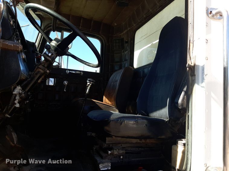 image for item KD9094 1980 Peterbilt 359  dump truck