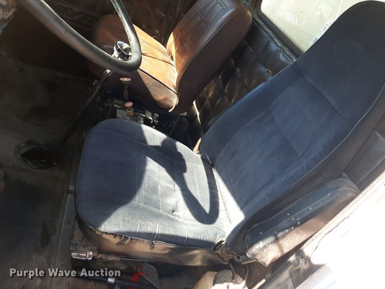 image for item KD9094 1980 Peterbilt 359  dump truck