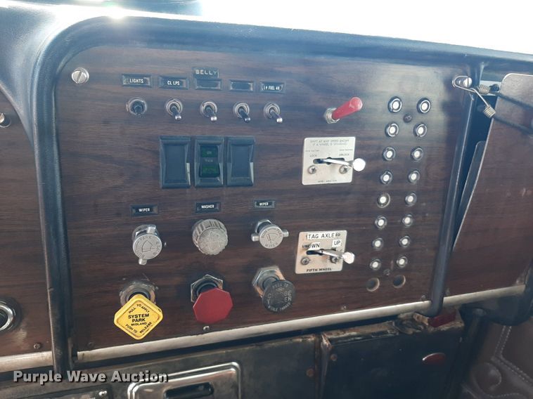 image for item KD9094 1980 Peterbilt 359  dump truck