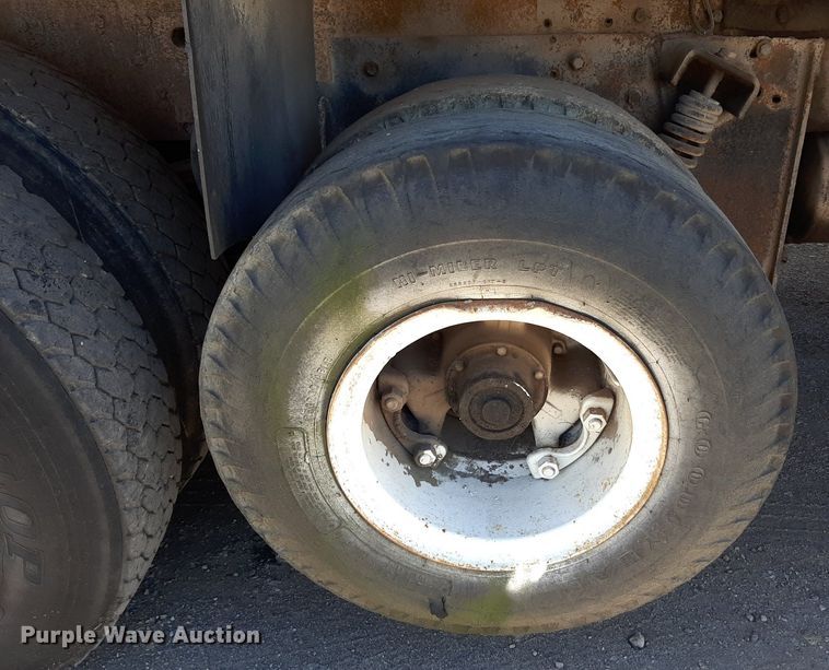 image for item KD9094 1980 Peterbilt 359  dump truck