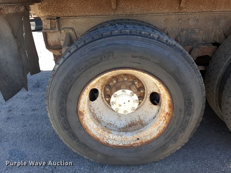 image for item KD9094 1980 Peterbilt 359  dump truck