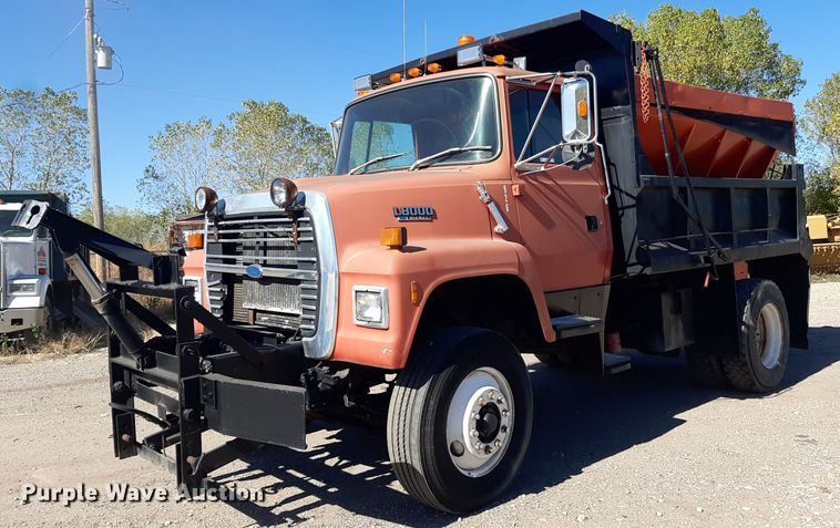 image for item KD9095 1992 Ford LN8000  dump truck