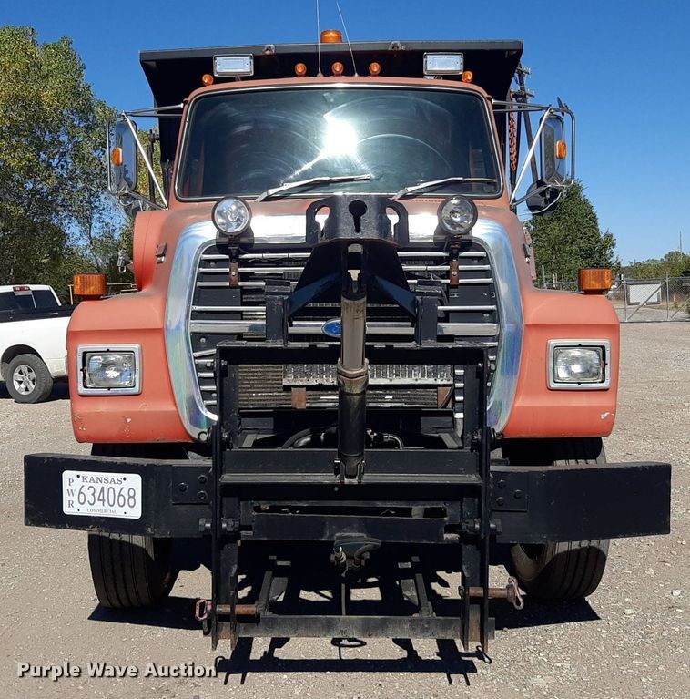 image for item KD9095 1992 Ford LN8000  dump truck