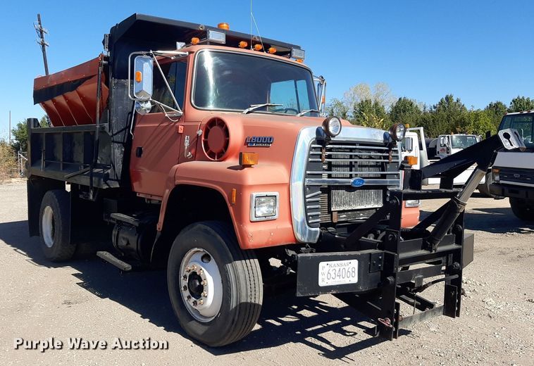 image for item KD9095 1992 Ford LN8000  dump truck