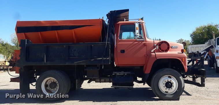 image for item KD9095 1992 Ford LN8000  dump truck