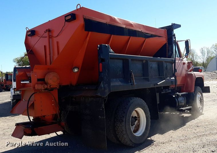 image for item KD9095 1992 Ford LN8000  dump truck