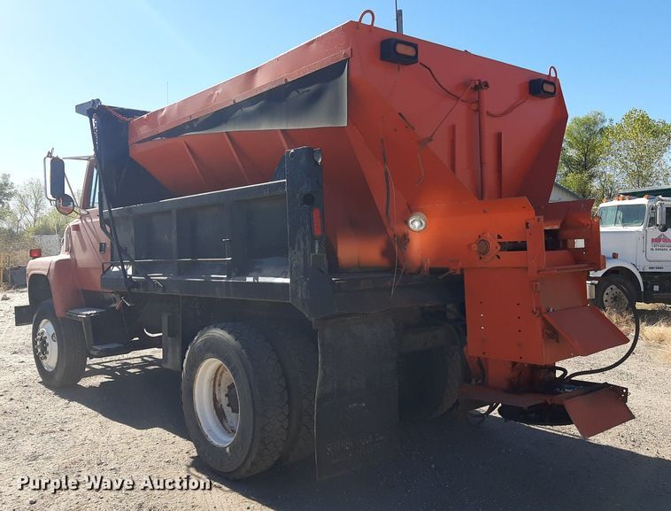 image for item KD9095 1992 Ford LN8000  dump truck