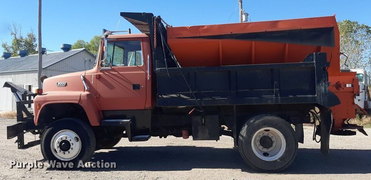 image for item KD9095 1992 Ford LN8000  dump truck