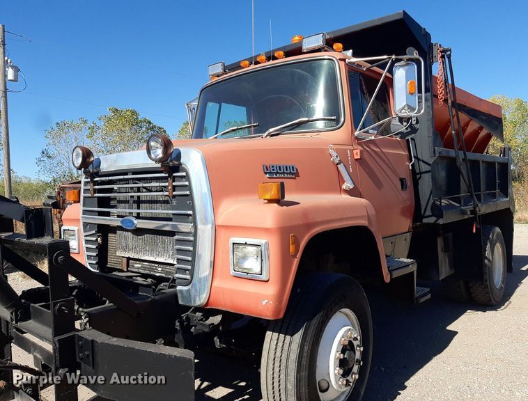 image for item KD9095 1992 Ford LN8000  dump truck