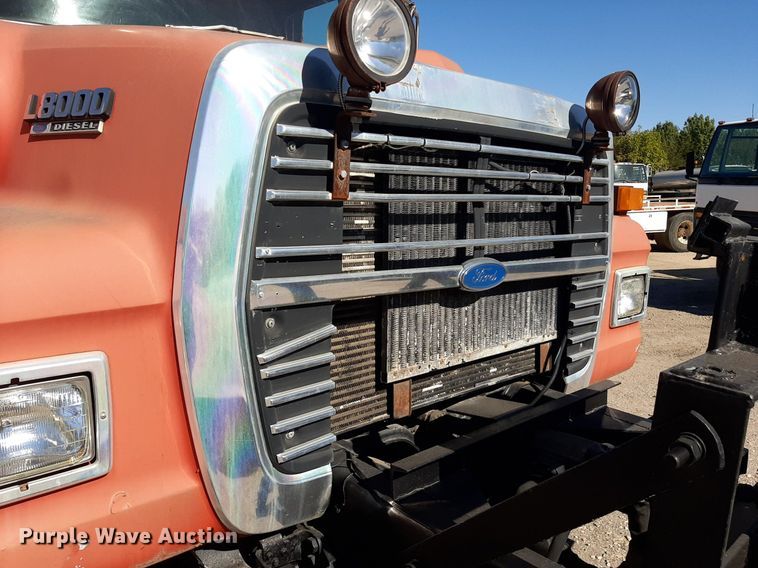 image for item KD9095 1992 Ford LN8000  dump truck