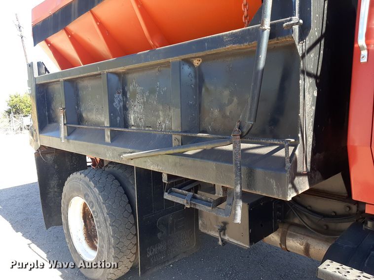 image for item KD9095 1992 Ford LN8000  dump truck