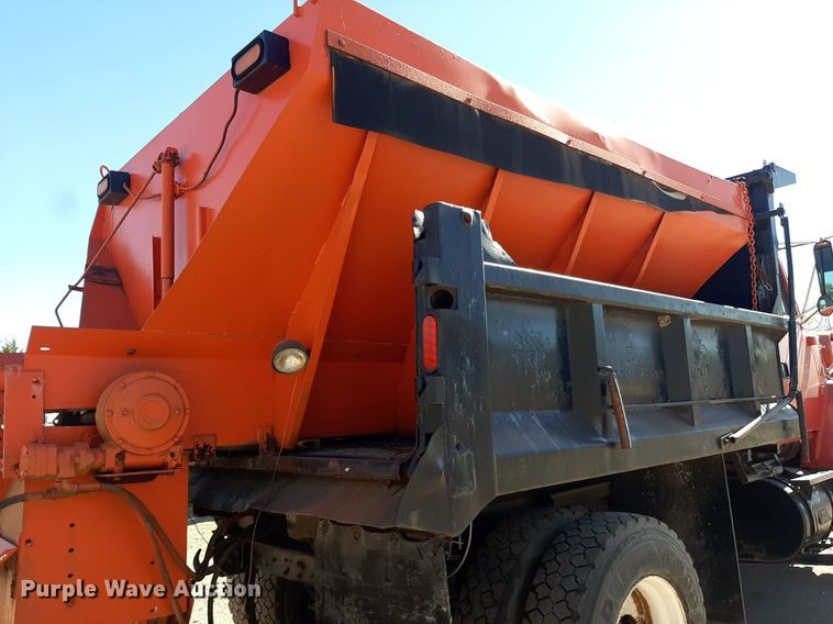 image for item KD9095 1992 Ford LN8000  dump truck
