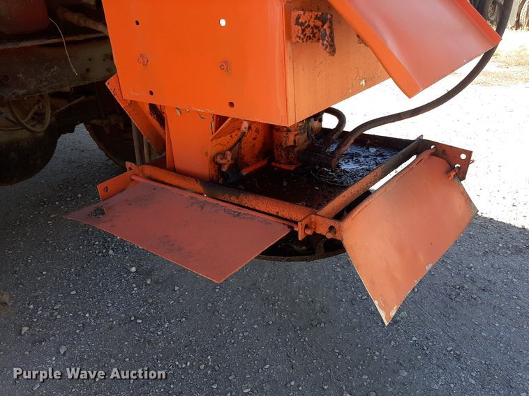 image for item KD9095 1992 Ford LN8000  dump truck