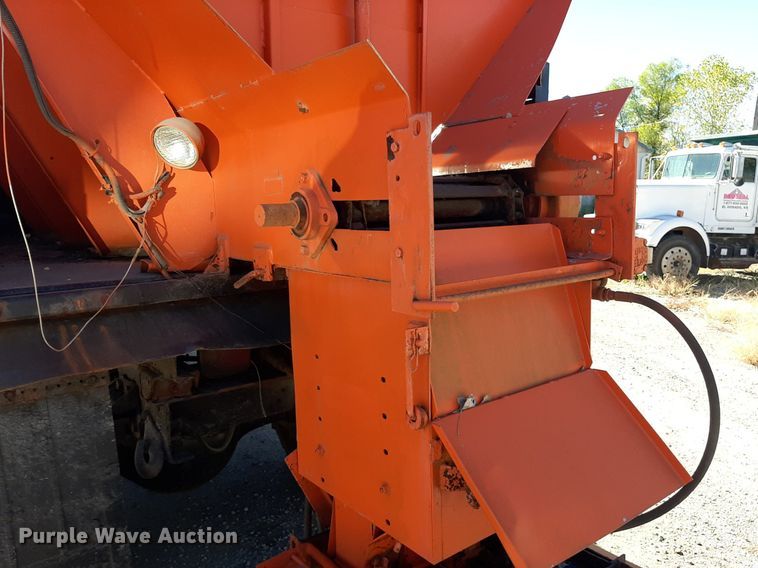 image for item KD9095 1992 Ford LN8000  dump truck