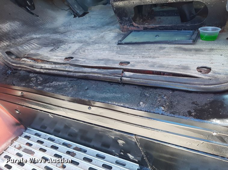 image for item KD9095 1992 Ford LN8000  dump truck