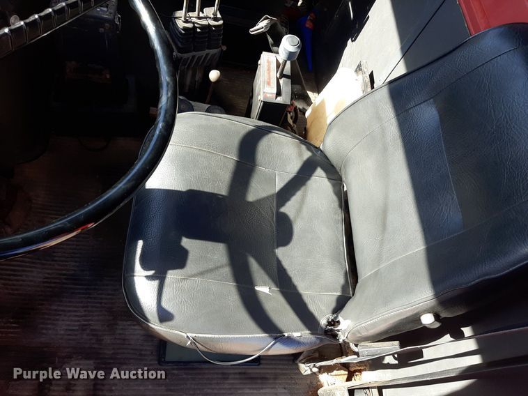 image for item KD9095 1992 Ford LN8000  dump truck