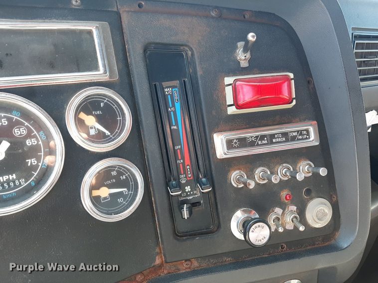 image for item KD9095 1992 Ford LN8000  dump truck