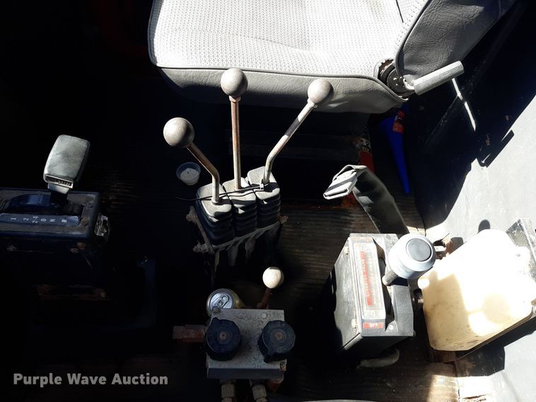 image for item KD9095 1992 Ford LN8000  dump truck