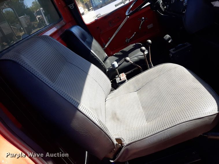 image for item KD9095 1992 Ford LN8000  dump truck