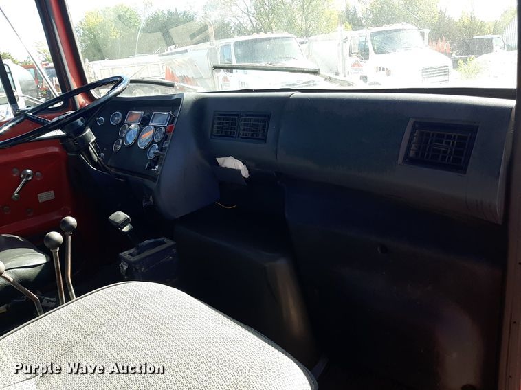 image for item KD9095 1992 Ford LN8000  dump truck