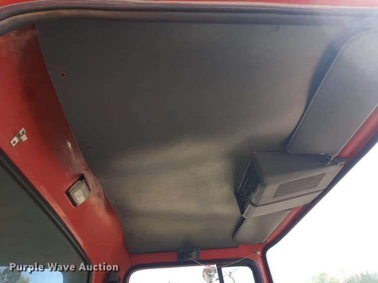 image for item KD9095 1992 Ford LN8000  dump truck