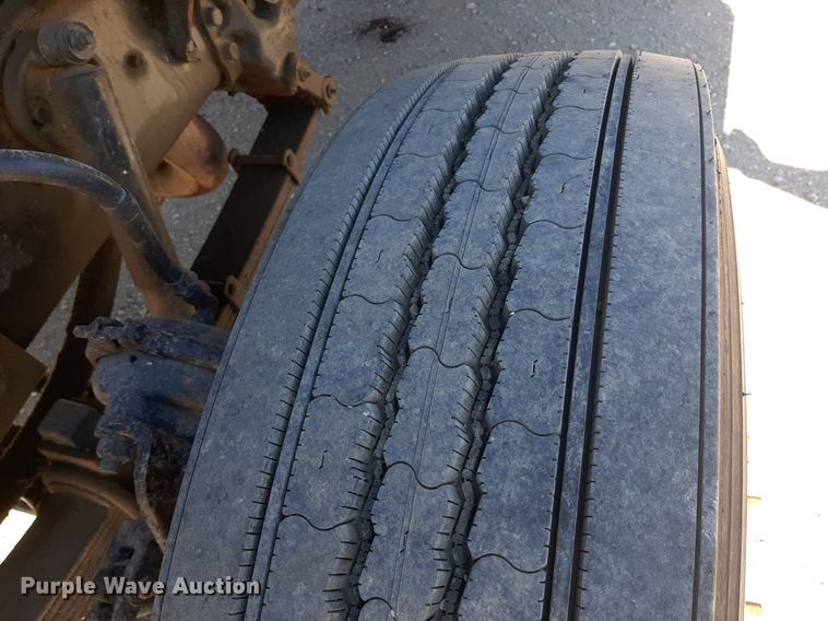 image for item KD9095 1992 Ford LN8000  dump truck