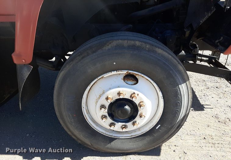 image for item KD9095 1992 Ford LN8000  dump truck