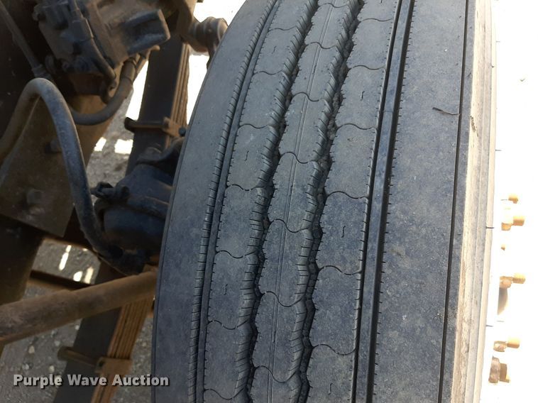 image for item KD9095 1992 Ford LN8000  dump truck