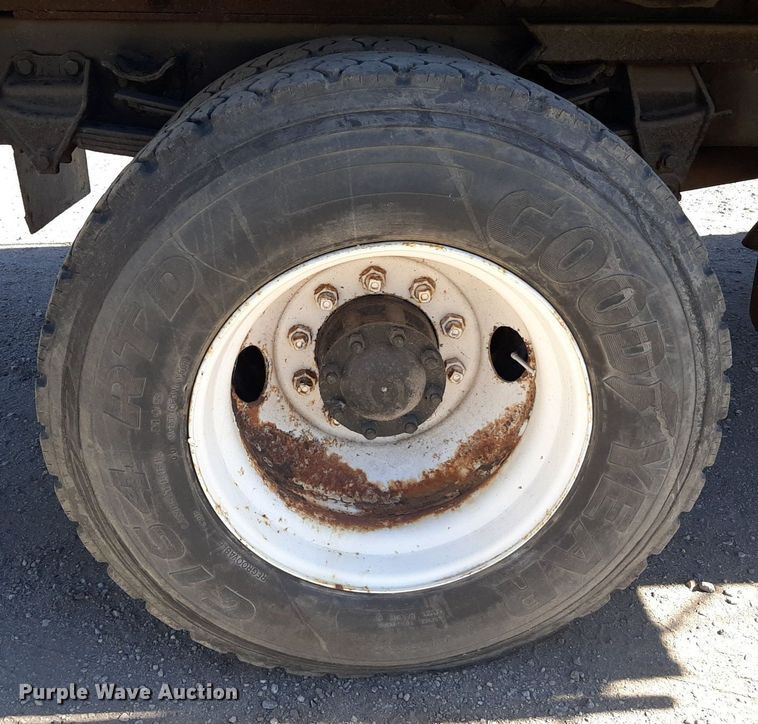 image for item KD9095 1992 Ford LN8000  dump truck