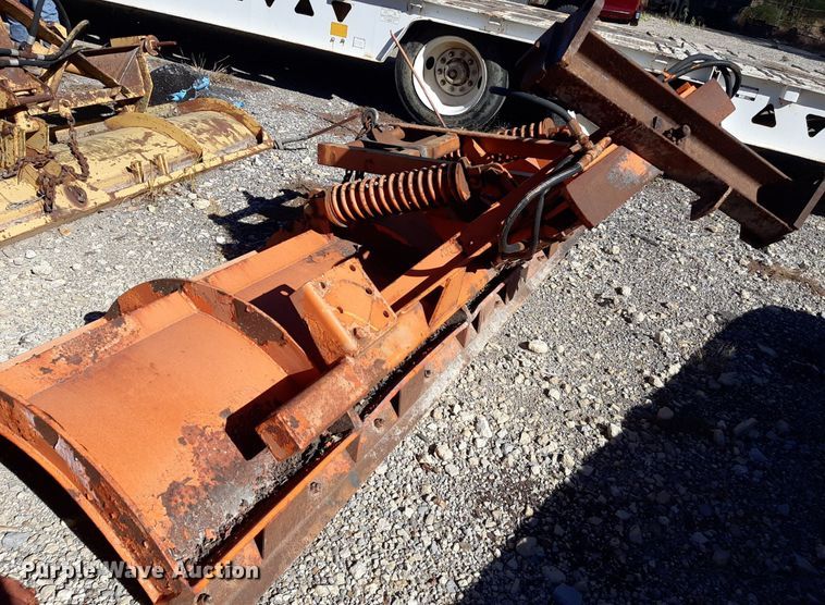 image for item KD9095 1992 Ford LN8000  dump truck