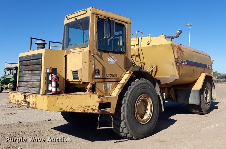 image for item KD9149 1993 Caterpillar D25D  water wagon