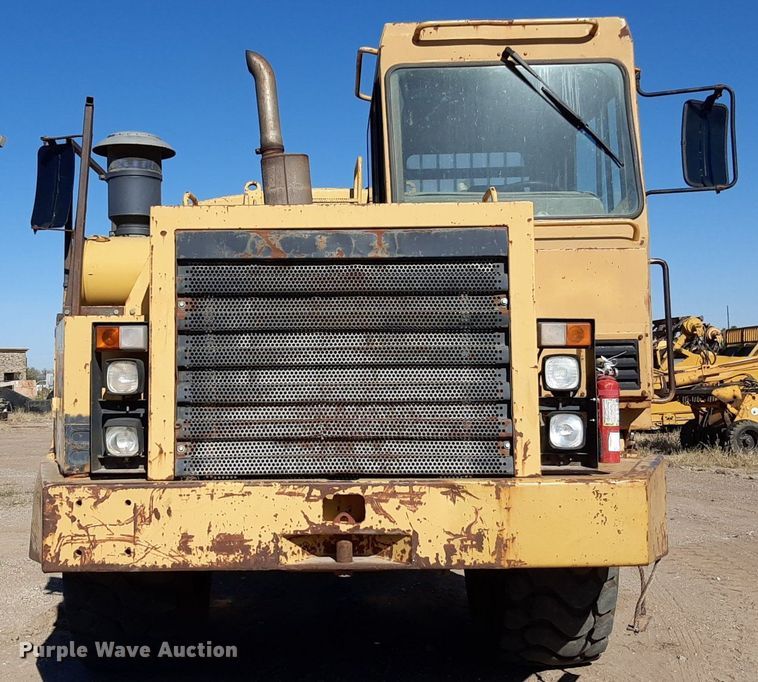 image for item KD9149 1993 Caterpillar D25D  water wagon