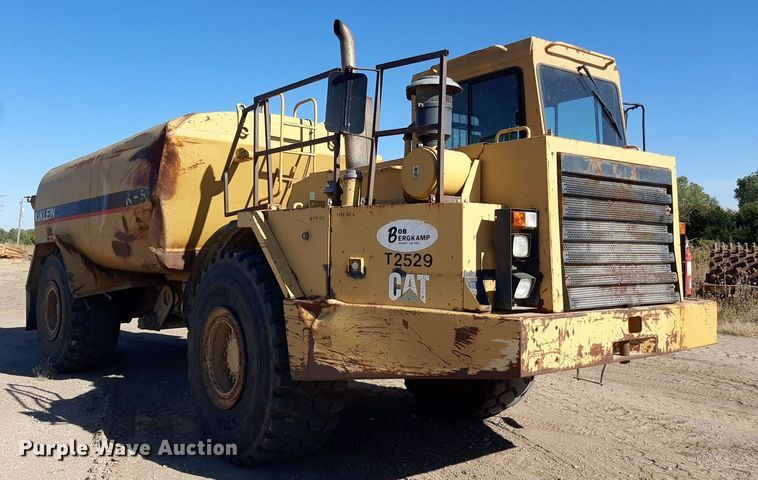 image for item KD9149 1993 Caterpillar D25D  water wagon