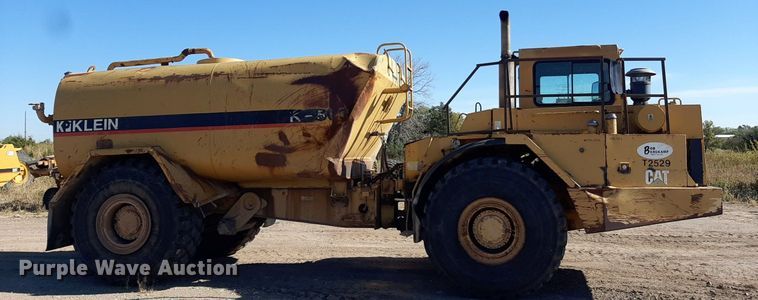 image for item KD9149 1993 Caterpillar D25D  water wagon