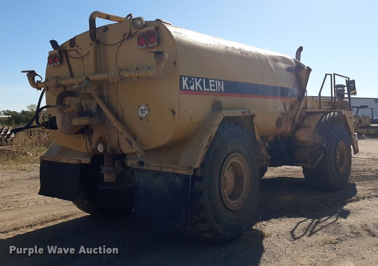image for item KD9149 1993 Caterpillar D25D  water wagon