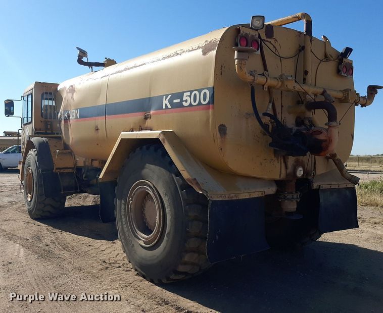 image for item KD9149 1993 Caterpillar D25D  water wagon