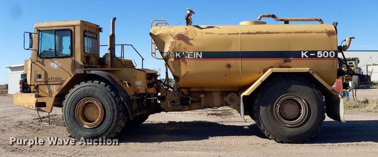 image for item KD9149 1993 Caterpillar D25D  water wagon