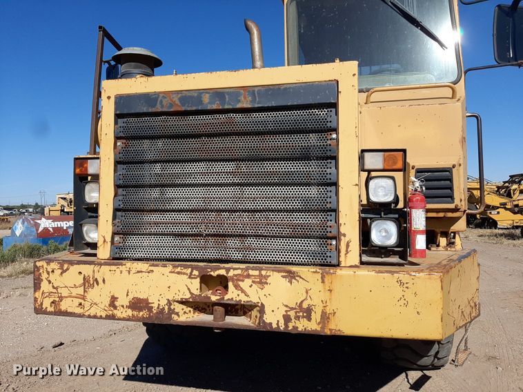 image for item KD9149 1993 Caterpillar D25D  water wagon