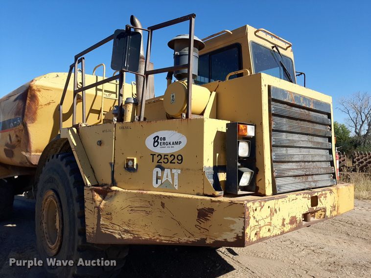 image for item KD9149 1993 Caterpillar D25D  water wagon