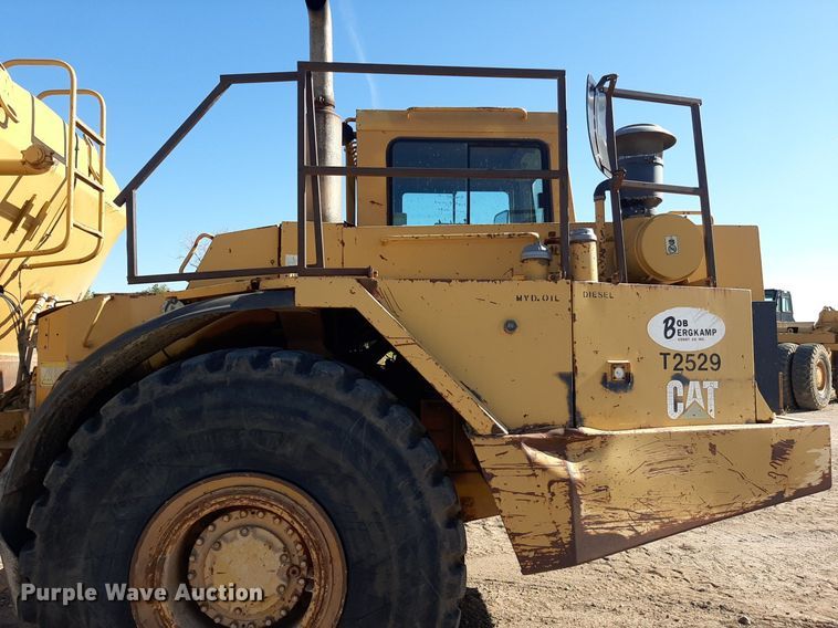 image for item KD9149 1993 Caterpillar D25D  water wagon